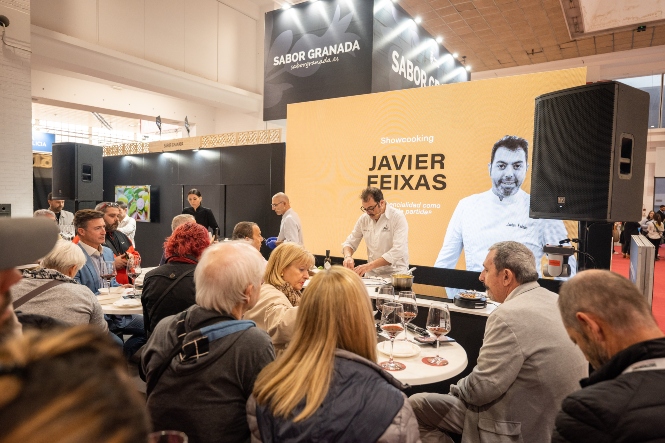 El chef Javier Feixas durante una exhibición de cocina (DIPGRA)