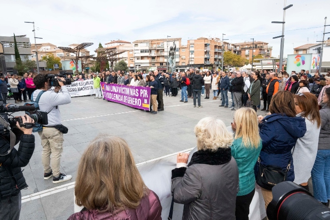 Minuto de silencio en Armilla (AYTO. ARMILLA)