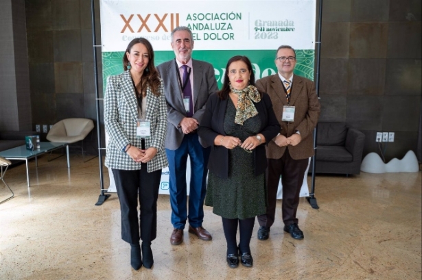 La directora gerente del hospital (2d), en el XXXII Congreso Andaluz del Dolor. (JUNTA) 