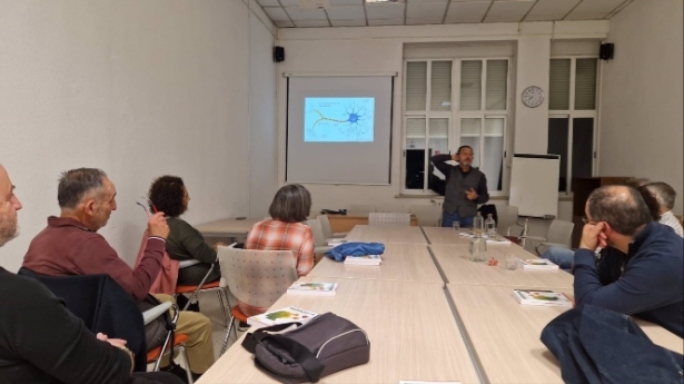 El gerontólogo Miguel Anxo Álvarez presenta en Granada su libro `La memoria de las personas mayores` (CCOO) El gerontólogo Miguel Anxo Álvarez presenta en Granada su libro `La memoria de las personas mayores` (CCOO)