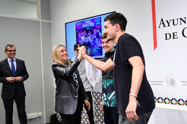 Presentación de Freefighters (AYTO. GRANADA) Presentación de Freefighters (AYTO. GRANADA)