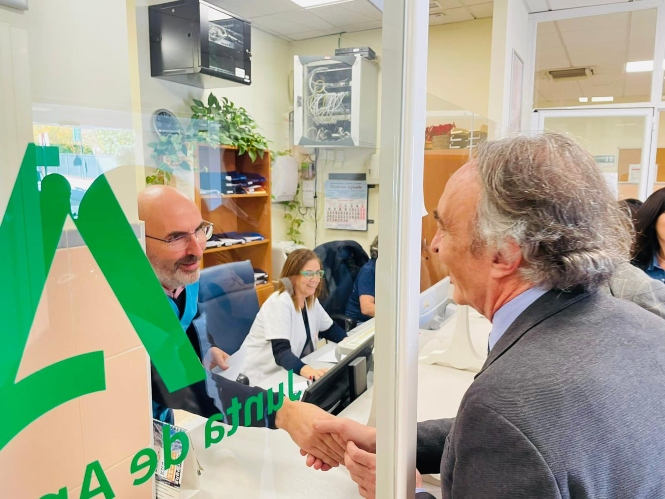 El Delegado de Salud ha visitado el Centro de Salud de Ogíjares (JUNTA)