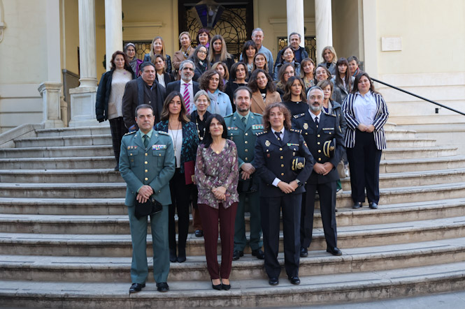 Foto de familia tras el acto (SUBDELEGACIÓN)