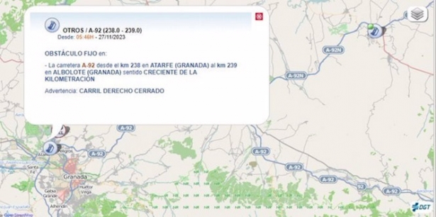 Cortado un carril de la A-92 a la altura de Atarfe por el incendio de un camión (DGT) Cortado un carril de la A-92 a la altura de Atarfe por el incendio de un camión (DGT)