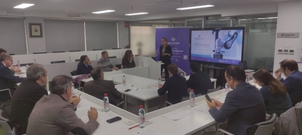 La viceconsejera de Universidad, Investigación e Innovación de la Junta, Lorena Garrido, en unas jornadas organizadas por el Consejo Andaluz de Cámaras de Comercio. (JUNTA DE ANDALUCÍA) La viceconsejera de Universidad, Investigación e Innovación de la Junta, Lorena Garrido, en unas jornadas organizadas por el Consejo Andaluz de Cámaras de Comercio. (JUNTA DE ANDALUCÍA)