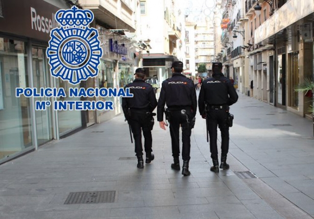 Agentes de la Policía Nacional (POLICÍA NACIONAL) Agentes de la Policía Nacional (POLICÍA NACIONAL)