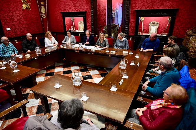 Imagen de la reunión (AYTO. GRANADA)	