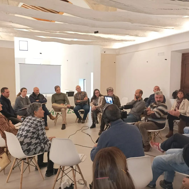 Imagen del debate (AYTO. CANILES)