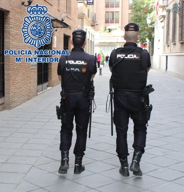 Agente de la Policía Nacional (POLICÍA NACIONAL) Agente de la Policía Nacional (POLICÍA NACIONAL)