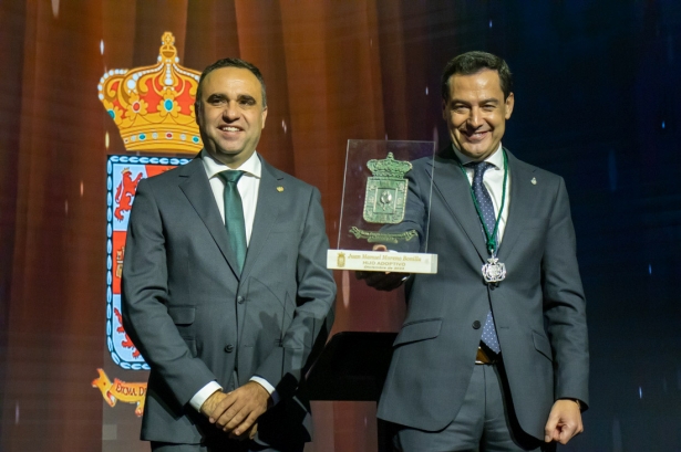 Entrega de los distinciones y honores 2023 (CRISTIAN FERNÁNDEZ)