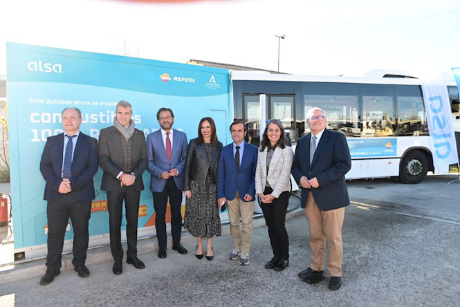 Presentación del nuevo autobús (JUNTA)