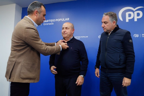 El exalcalde de Granada José Torres Hurtado durante la Junta Directiva Provincial del PP de Granada con Elías Bendodo y Francis Rodríguez (ÁLEX CÁMARA - EUROPA PRESS)