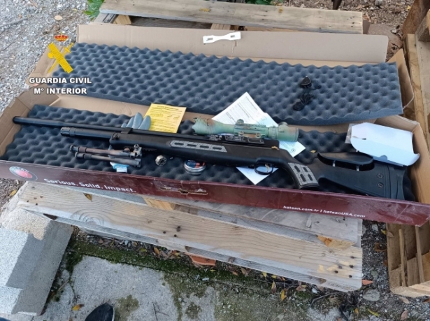 Armas intervenidas por la Guardia Civil. (GUARDIA CIVIL) Armas intervenidas por la Guardia Civil. (GUARDIA CIVIL)