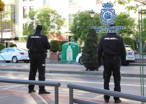Agentes de la Policía Nacional (POLICÍA NACIONAL) Agentes de la Policía Nacional (POLICÍA NACIONAL)