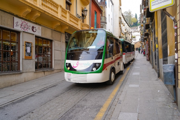 Tren turístico en Cuesta Gomérez (PSOE) Tren turístico en Cuesta Gomérez (PSOE)