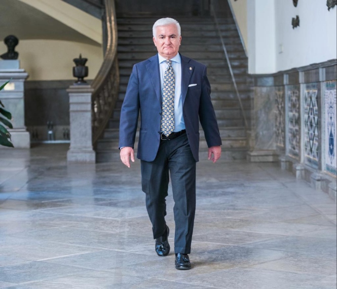 El concejal de Recursos Humanos y alcalde en funciones, Vito Epíscopo (AYUNTAMIENTO DE GRANADA)