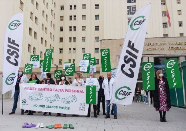 Concentración de la campaña `No más zuecos vacíos` (CSIF) 