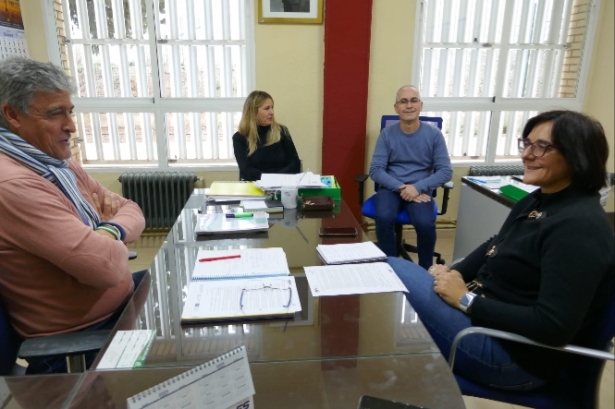 Imagen de la visita al IES Pedro Jiménez de Montoya (JUNTA) Imagen de la visita al IES Pedro Jiménez de Montoya (JUNTA)