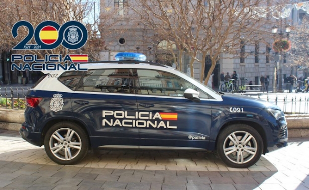 (VEHÍCULO DE LA POLICÍA NACIONAL) (VEHÍCULO DE LA POLICÍA NACIONAL)
