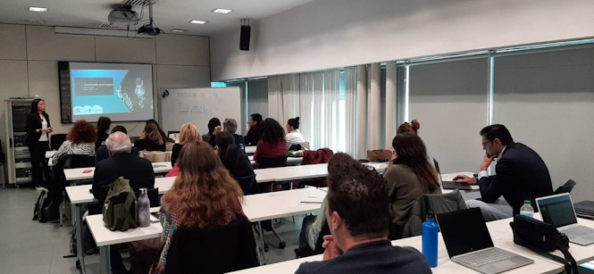 Profesionales de entidades sociales se forman contra la pobreza energética en un taller impartido por Endesa. (ENDESA)