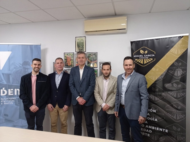 Firma del convenio (FUNDACIÓN MIGUEL GARCÍA SÁNCHEZ)