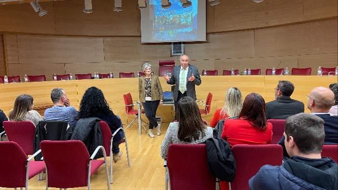 (AYUNTAMIENTO HUÉTOR VEGA) 