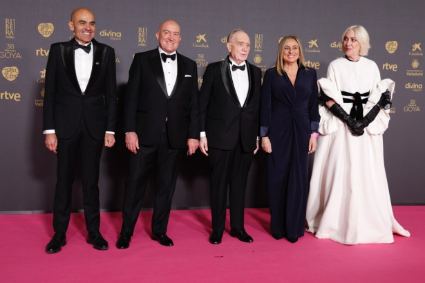 La alcaldesa de Granada, Marifrán Carazo, en la alfombra roja de los Premios Goya acompañada de otras autoridades (AYUNTAMIENTO DE GRANADA)