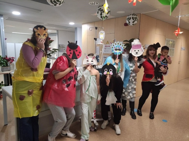 Actividad de carnaval en el Hospital Clínico San Cecilio. (JUNTA DE ANDALUCÍA)