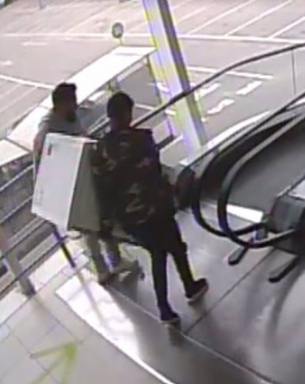 Imagen del robo de la lavadora (GUARDIA CIVIL) Imagen del robo de la lavadora (GUARDIA CIVIL)