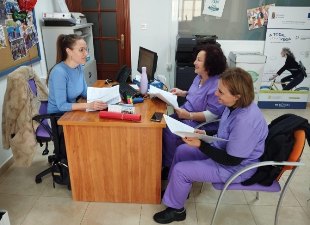 Usuarias del programa `T-Ayudo 15` del Ayuntamiento de Cúllar Vega (AYTO. CÚLLAR VEGA)