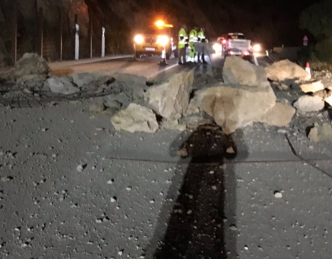 Desprendimiento de la carretera A-348 (DIPUTACIÓN DE GRANADA)