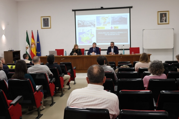 Inauguración del curso sobre “Análisis de riesgos sísmicos y maremotos” (SUBDELEGACIÓN)