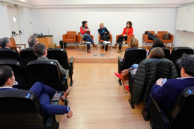 Imagen de la charla coloquio (ICAGR)