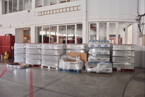 Baza dispone de agua embotellada para vecinos sin agua potable (AYUNTAMIENTO DE BAZA) 