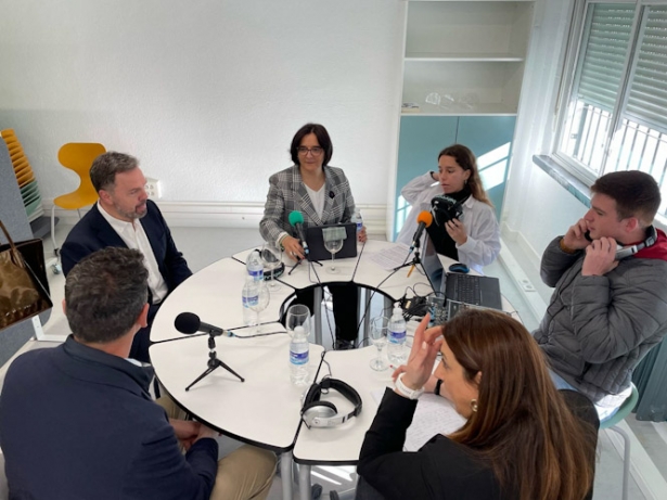 Visita al IES Cartuja (JUNTA) Visita al IES Cartuja (JUNTA)