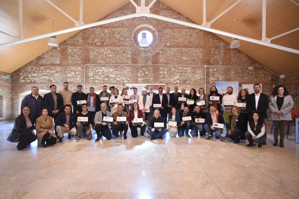 Entrega de las certificaciones (DIPGRA)