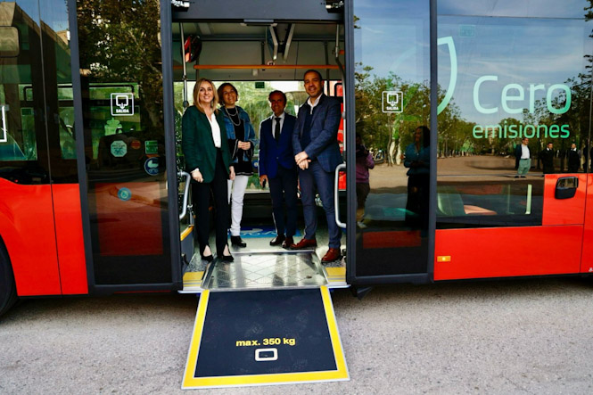 Presentación de los nuevos autobuses eléctricos (AYTO. GRANADA)