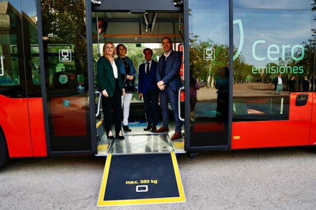 Presentación de los nuevos autobuses eléctricos (AYTO. GRANADA)
