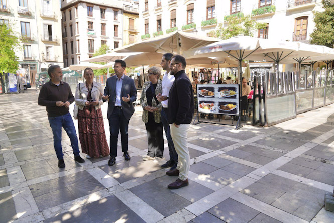Concejales del PSOE en Plaza Nueva. (PSOE)