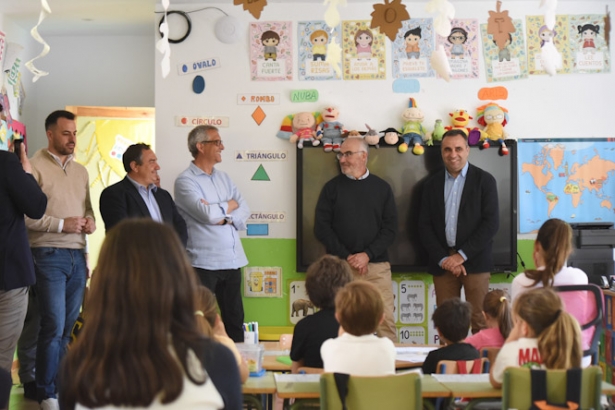 Imagen de la visita a Lugros (DIPGRA) Imagen de la visita a Lugros (DIPGRA)