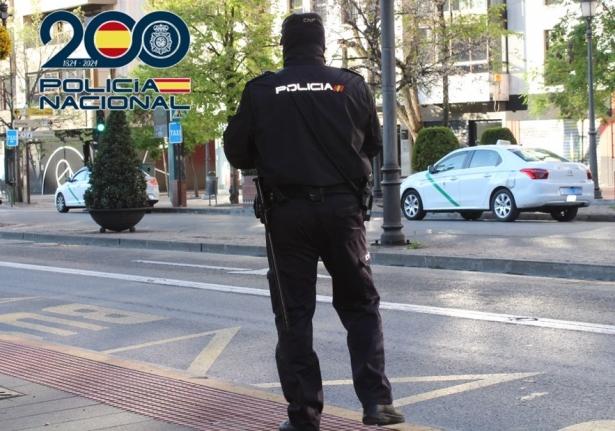 Agente de la Policía Nacional (POLICÍA NACIONAL) Agente de la Policía Nacional (POLICÍA NACIONAL)