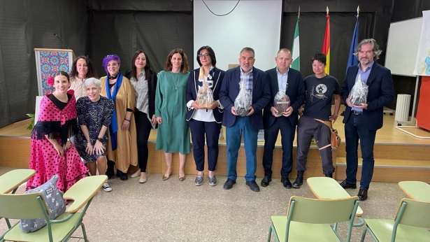 Visita al IES La Hispanidad (JUNTA) Visita al IES La Hispanidad (JUNTA)