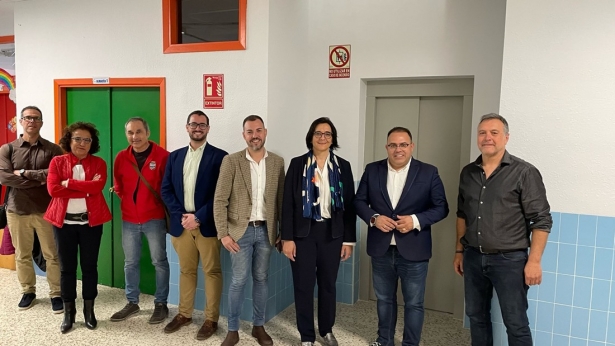 Imagen de la visita al Colegio (JUNTA) Imagen de la visita al Colegio (JUNTA)