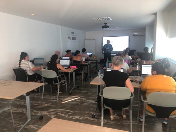 (AYUNTAMIENTO DE GUADIX) (AYUNTAMIENTO DE GUADIX)