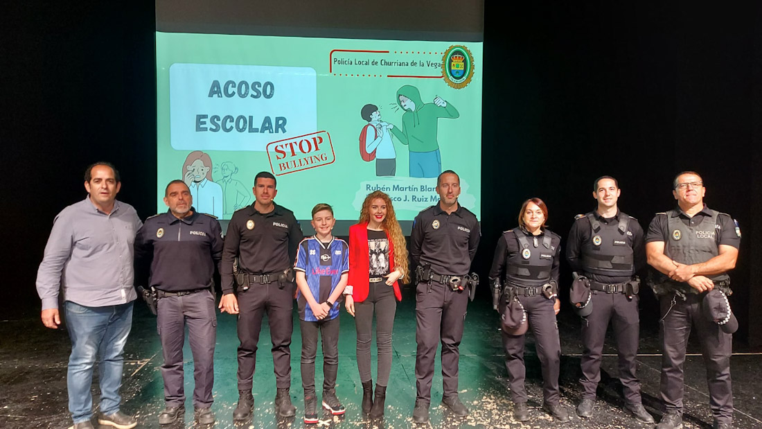 Participantes en la charla (AYTO. CHURRIANA)