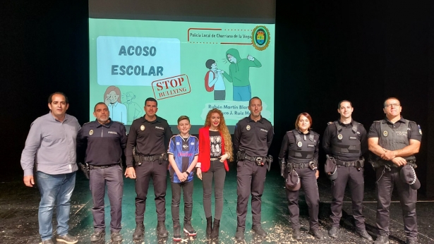 Participantes en la charla (AYTO. CHURRIANA)