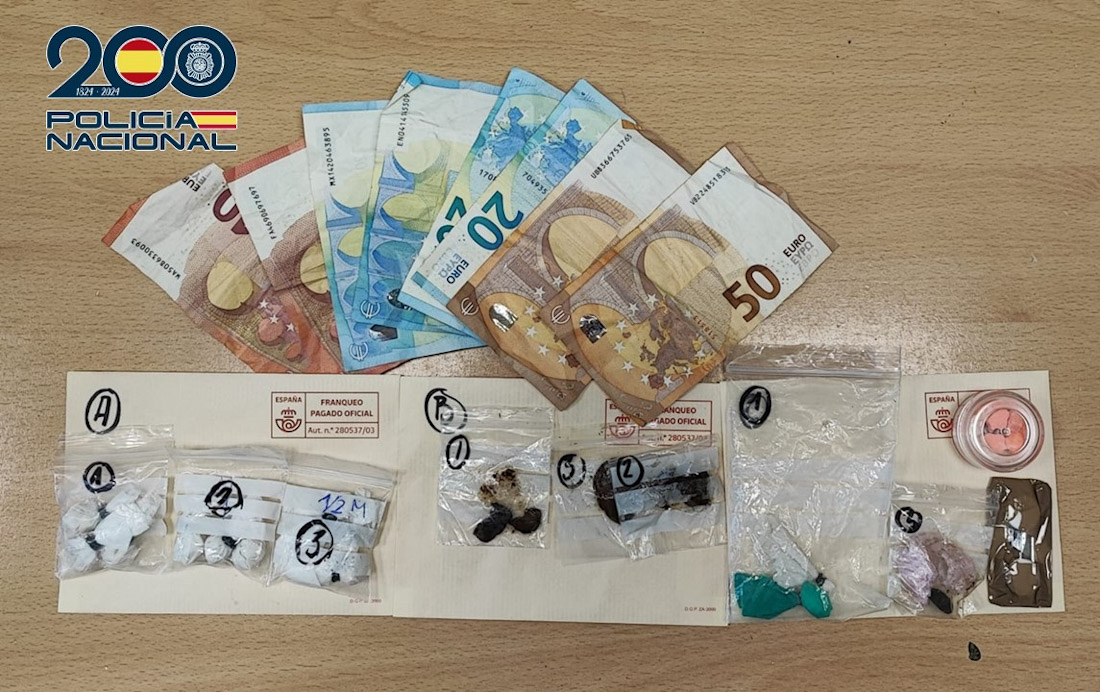 Dinero y droga incautada (POLICÍA NACIONAL)