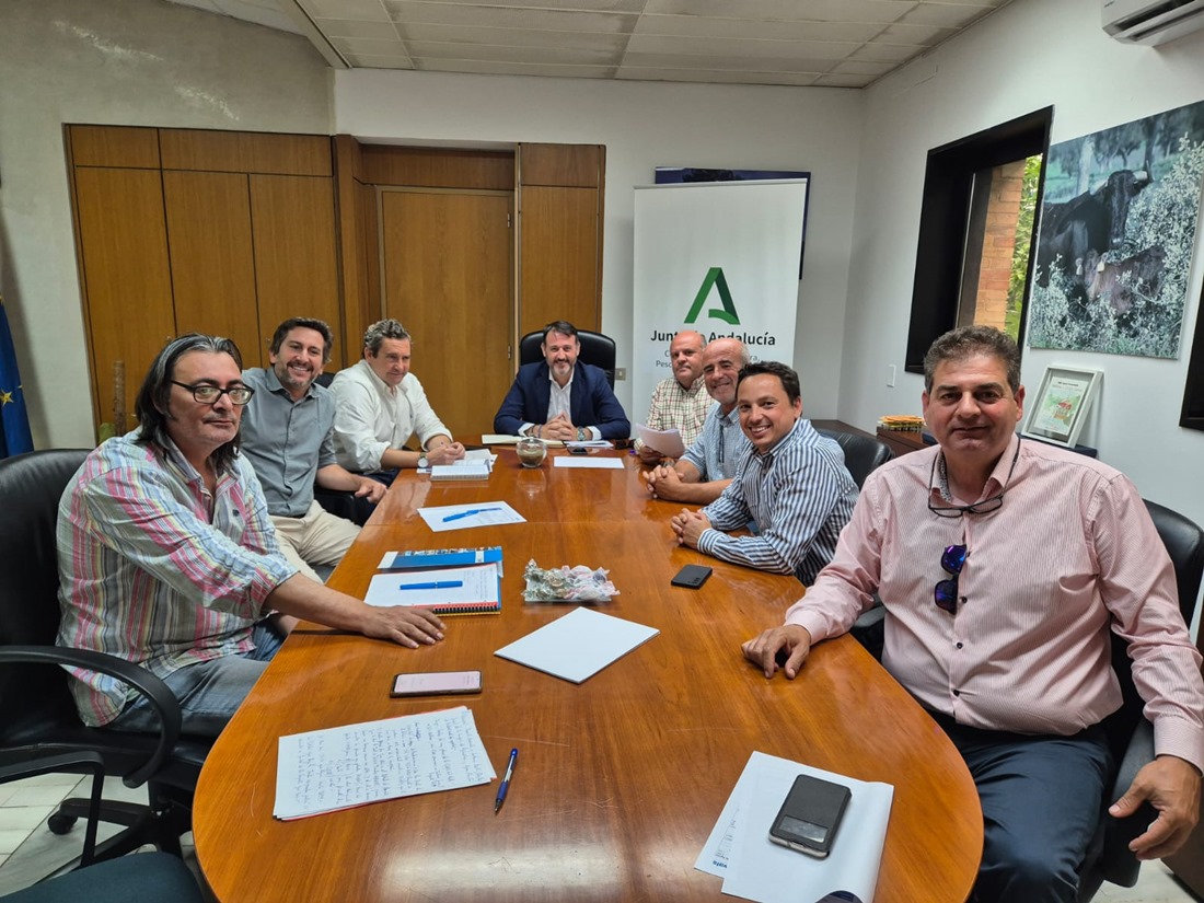 Imagen de la reunión (AYUNTAMIENTO ALMUÑÉCAR)