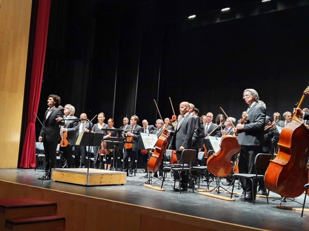 (AYUNTAMIENTO DE GUADIX) (AYUNTAMIENTO DE GUADIX)