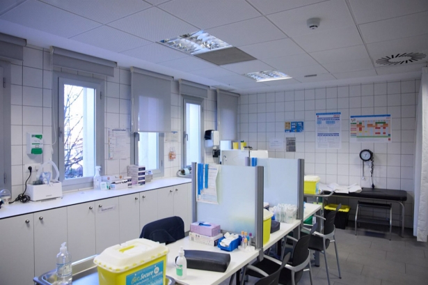 Imagen de archivo de una sala de análisis en el centro de salud (JESÚS HELLÍN - EUROPA PRESS)